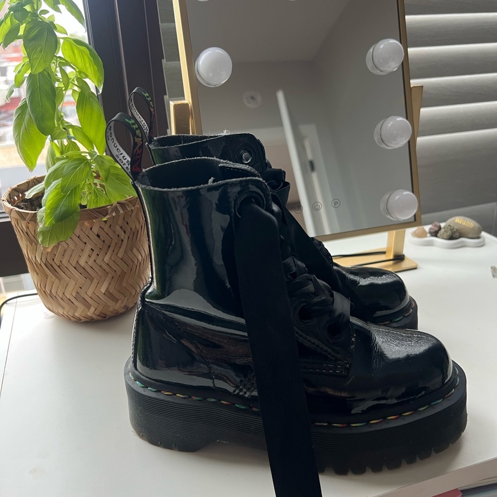 Dr. Martens Jadon Rainbow Stitch Boots – US 5